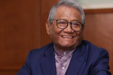 “Ya me merezco no ser modesto”: Manzanero “Ya me merezco no ser modesto”: Manzanero