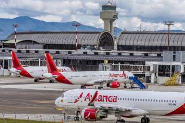 Avianca firma acuerdo laboral con sus pilotos en Colombia Avianca firma acuerdo laboral con sus pilotos en Colombia