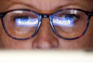 Facebook: pena en Dubai a mujer por comentarios Facebook: pena en Dubai a mujer por comentarios