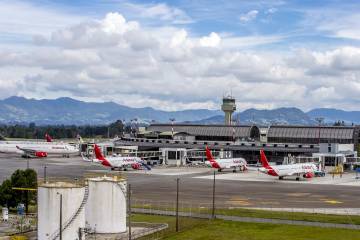 Alcalde Daniel Quintero dio vía libre a reapertura de aeropuertos Alcalde Daniel Quintero dio vía libre a reapertura de aeropuertos