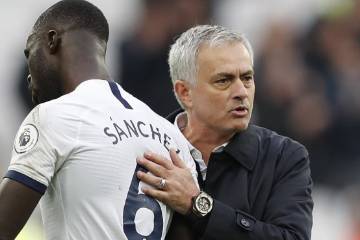 Mourinho admite que rompió las leyes de distanciamiento social Mourinho admite que rompió las leyes de distanciamiento social