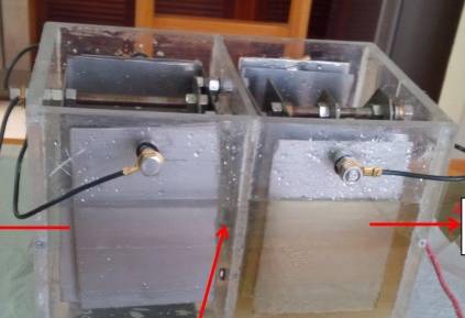 Este es una vista frontal de un prototipo que se instala en el vehículo. En la parte derecha se deposita la orina y en la izquierda el agua. En medio de estas hay un sistema de membrana. FOTO LA PATRIA Este es una vista frontal de un prototipo que se instala en el vehículo. En la parte derecha se deposita la orina y en la izquierda el agua. En medio de estas hay un sistema de membrana. FOTO LA PATRIA
