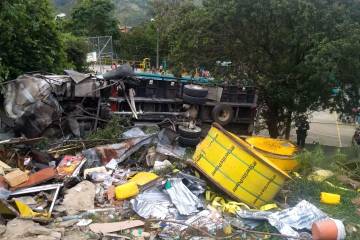 Incidente vial de volqueta en San Antonio de Prado, Medellín Incidente vial de volqueta en San Antonio de Prado, Medellín
