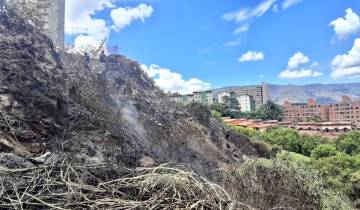 Incendio en comuna 12, Calasanz, Medellín Incendio en comuna 12, Calasanz, Medellín