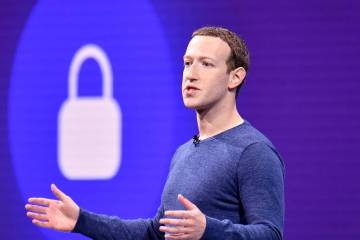 Zuckerberg promete revisar políticas de Facebook tras una semana de tensiones Zuckerberg promete revisar políticas de Facebook tras una semana de tensiones