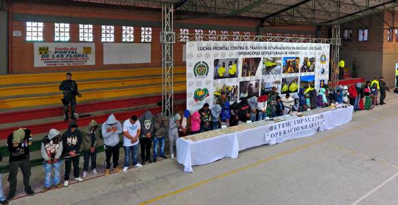 En lo que va corrido del año, las autoridades han demolido en total cinco casas las cuales eran utilizadas por bandas delincuenciales para el microtráfico de estupefacientes. FOTO Cortesía Policía Antioquia En lo que va corrido del año, las autoridades han demolido en total cinco casas las cuales eran utilizadas por bandas delincuenciales para el microtráfico de estupefacientes. FOTO Cortesía Policía Antioquia