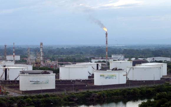 En cuatro años se acabará el petróleo en Colombia: Contraloría