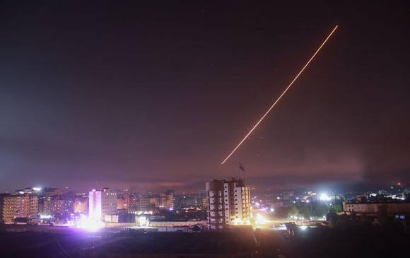 Israelíes e iraníes se encaminan al choque directo