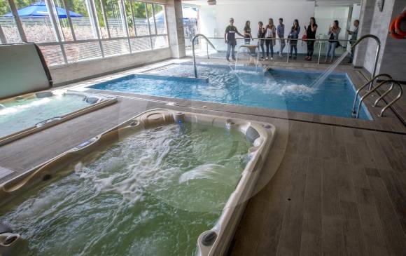 La zona húmeda cuenta con dos jacuzzi y una piscina de hidromasaje. FOTO Juan Antonio Sánchez La zona húmeda cuenta con dos jacuzzi y una piscina de hidromasaje. FOTO Juan Antonio Sánchez