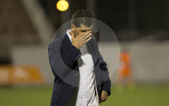 Envigado se queda sin técnico; Rescalvo renuncia a su cargo