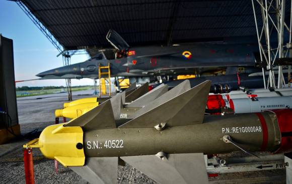 Colombia afina su puntera militar en el exterior