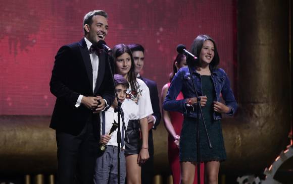 El actor Sebastián Martínez con sus hijos. FOTO COLPRENSA El actor Sebastián Martínez con sus hijos. FOTO COLPRENSA
