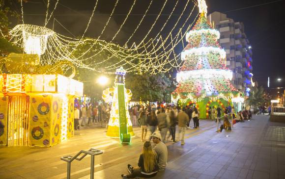 Envigado es uno de los municipios más iluminados del área metropolitana. FOTO EDWIN BUSTAMANTE Envigado es uno de los municipios más iluminados del área metropolitana. FOTO EDWIN BUSTAMANTE