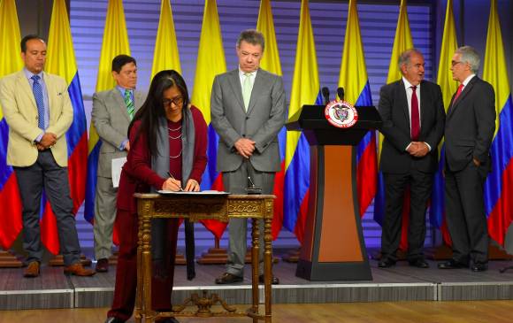 El Comité de Escogencia entregó al presidente Santos el listado de los magistrados. FOTO Cortesía PResidencia