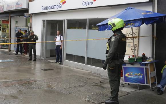 Aspecto del banco la tarde de este miércoles. FOTO Manuel Saldarriaga. Aspecto del banco la tarde de este miércoles. FOTO Manuel Saldarriaga.
