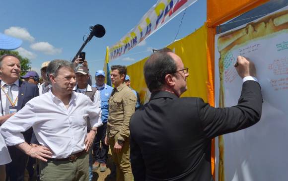 Hollande dejó un mensaje de apoyo al proceso de paz. Foto Cortesía Hollande dejó un mensaje de apoyo al proceso de paz. Foto Cortesía