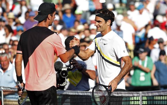 Roger Federer anunció que no jugará la temporada de arcilla