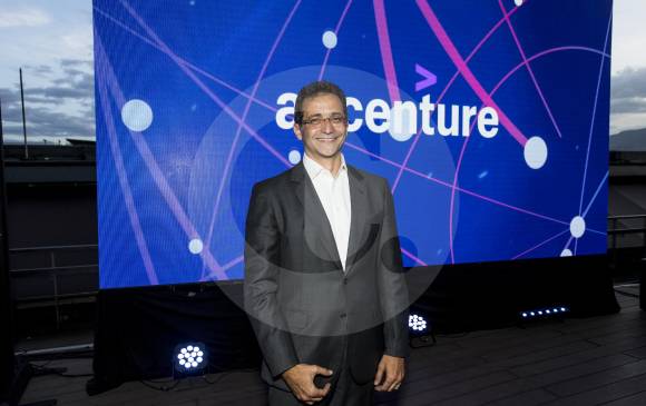 Marco Ribas, presidente de Accenture Colombia, reconoció que además de MedellÃn, para la ubicación de este centro, se contemplaron Bogotá, Cali y otras ciudades. FOTO Jaime Pérez