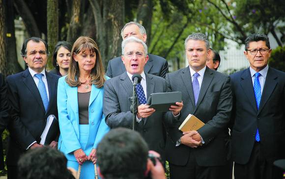 Resultado de imagen para uribe y duque caricatura