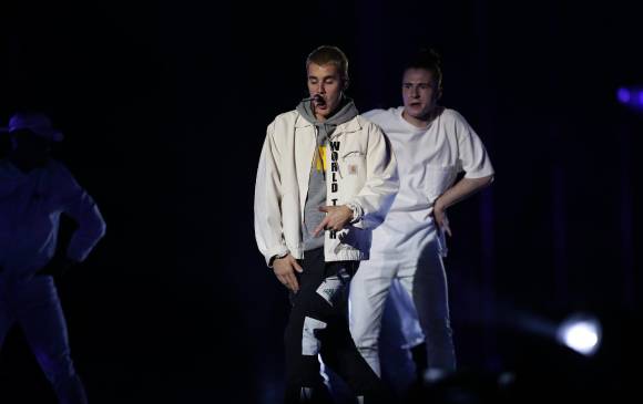 El canadiense bailó, cantó y realizó pequeños monólogos entre canción y canción. FOTO COLPRENSA El canadiense bailó, cantó y realizó pequeños monólogos entre canción y canción. FOTO COLPRENSA