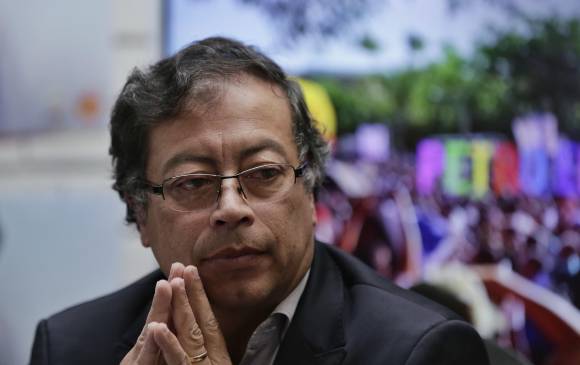 Ni Petro, ni Duque: Sergio Fajardo anuncia que votará en blanco Ni Petro, ni Duque: Sergio Fajardo anuncia que votará en blanco