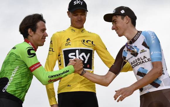 Rigoberto Urán (segundo), Chris Froome (campeón) y Romain Bardet (tercero). FOTO AFP Rigoberto Urán (segundo), Chris Froome (campeón) y Romain Bardet (tercero). FOTO AFP