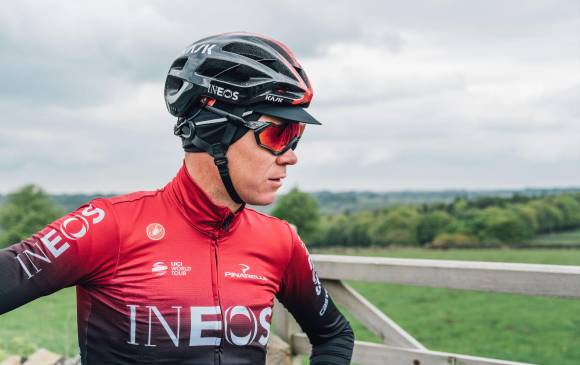 Froome sufrió el accidente al sonarse la nariz