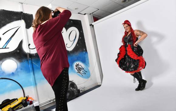 Chloe Akan posa para su portafolio. FOTO AFP Chloe Akan posa para su portafolio. FOTO AFP