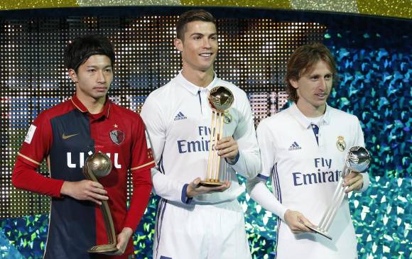 El segundo mejor jugador del torneo fue para el croata Luka Modric y el podio lo completó el centrocampista del Kashima Antlers Gaku Shibasaki. FOTO Reuters El segundo mejor jugador del torneo fue para el croata Luka Modric y el podio lo completó el centrocampista del Kashima Antlers Gaku Shibasaki. FOTO Reuters
