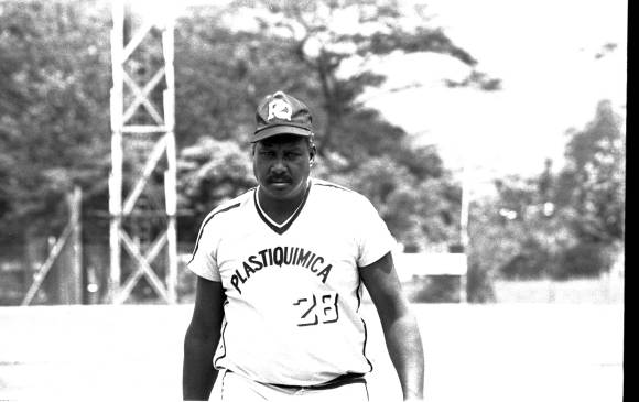 Quienes vieron jugar béisbol a Christopher lo describen como un temible cuarto bate y una máquina de hacer cuadrangulares. FOTO ARCHIVO Quienes vieron jugar béisbol a Christopher lo describen como un temible cuarto bate y una máquina de hacer cuadrangulares. FOTO ARCHIVO