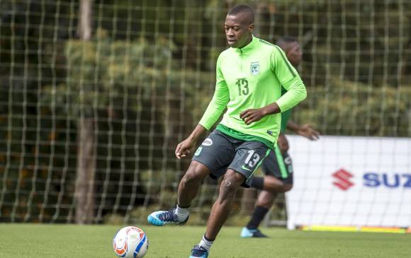 El lateral Helibelton Palacios es uno de los hombres de Nacional que ha mostrado mejor nivel en las últimas presentaciones del club verde y sería titular el miércoles ante Delfín