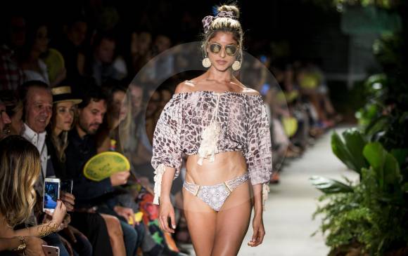 Accesorios para acompañar el vestido de baño se vieron en el desfile. FOTO Jaime Pérez Accesorios para acompañar el vestido de baño se vieron en el desfile. FOTO Jaime Pérez