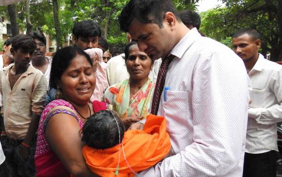Mueren 60 niños en un hospital de India