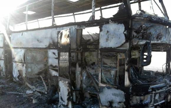 Así quedó el bus siniestrado que dejó 52 personas muertas. FOTO: EFE Así quedó el bus siniestrado que dejó 52 personas muertas. FOTO: EFE