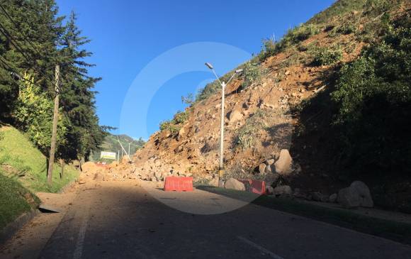 Así quedó la autopista Medellín-Bogotá después de la explosión controlada. FOTOS Esteban Vanegas Así quedó la autopista Medellín-Bogotá después de la explosión controlada. FOTOS Esteban Vanegas