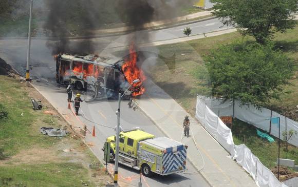 alimentadores loma de los bernal hace cuatro a 241 os los criminales no quemaban un bus en medell 237 n alimentadores loma de los bernal hace cuatro a 241 os los criminales no quemaban un bus en medell 237 n