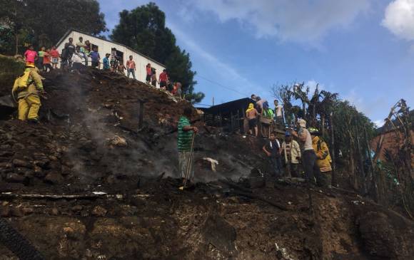 Incendio ocurrido en la tarde del jueves 18 de enero de 2018. FOTO CORTESÍA Incendio ocurrido en la tarde del jueves 18 de enero de 2018. FOTO CORTESÍA