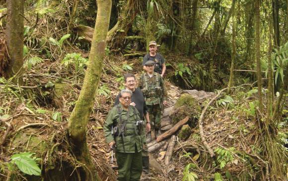 Interpol emitió circular roja contra otros dos líderes del Eln