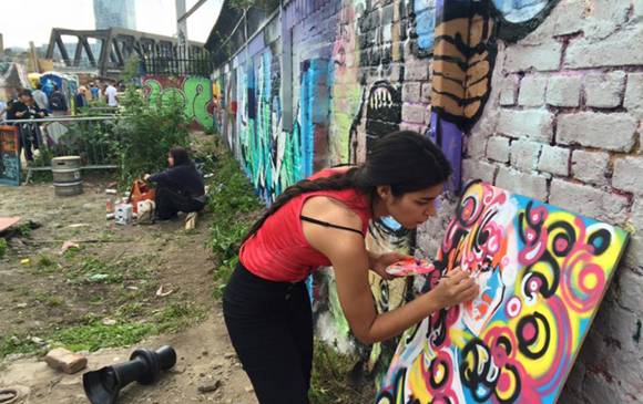 Vanessa Moncayo González es una artista nacida en Medellín que acompaña una importante exposición de orquídeas colombianas en Reino Unido. Foto: Cortesía Vanessa Moncayo González es una artista nacida en Medellín que acompaña una importante exposición de orquídeas colombianas en Reino Unido. Foto: Cortesía