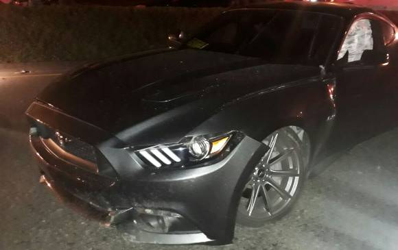 Así quedó el carro en el que se movilizaba el cantante de música urbana, luego de un concierto en el municipio de Caldas. FOTO: Cortesía. Así quedó el carro en el que se movilizaba el cantante de música urbana, luego de un concierto en el municipio de Caldas. FOTO: Cortesía.