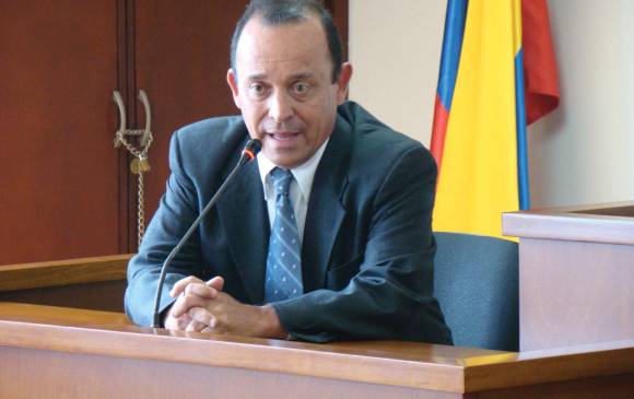 Santiago Uribe responde por supuesta conformación de grupo paramilitar Santiago Uribe responde por supuesta conformación de grupo paramilitar