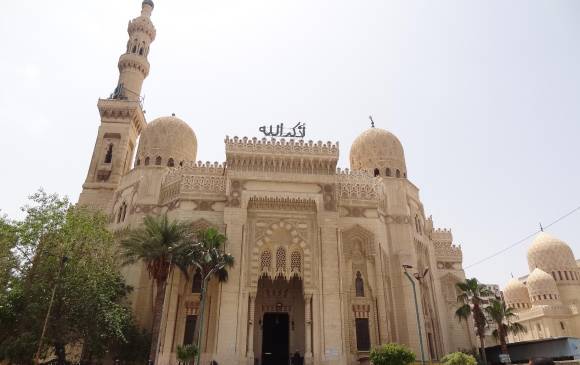 Fachada se la mezquita Abu al-Abbas al-Mursi, en Alejandría, Egipto. Foto: cortesía Claudia Arbeláez. Fachada se la mezquita Abu al-Abbas al-Mursi, en Alejandría, Egipto. Foto: cortesía Claudia Arbeláez.