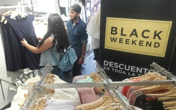 Desempleo se mantiene en Chile en 6,7 % en trimestre móvil agosto-octubre Desempleo se mantiene en Chile en 6,7 % en trimestre móvil agosto-octubre