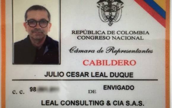 Muestra del documento de Julio, que lo registra como cabildero ante la Cámara. FOTO CORTESÍA Muestra del documento de Julio, que lo registra como cabildero ante la Cámara. FOTO CORTESÍA