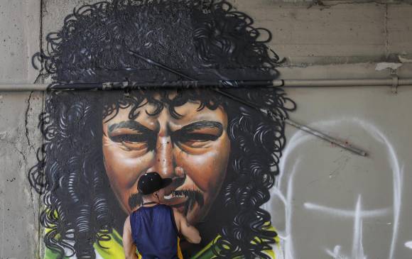 El mural de los hinchas verdes también exalta los títulos recientes y algunos de los futbolistas que se quedaron en el recuerdo de la gente. FOTO ROBINSON SÁENZ El mural de los hinchas verdes también exalta los títulos recientes y algunos de los futbolistas que se quedaron en el recuerdo de la gente. FOTO ROBINSON SÁENZ