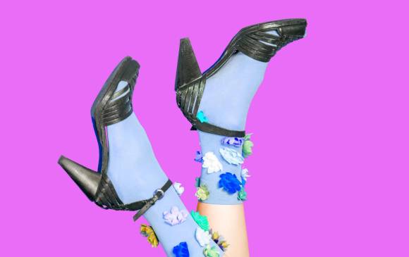 ¿Tacones con medias?, sí, es una tendencia vigente. FOTO Sstock ¿Tacones con medias?, sí, es una tendencia vigente. FOTO Sstock