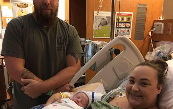 Smith junto a su prometido y el hijo de los dos. FACEBOOK BO SMITH Smith junto a su prometido y el hijo de los dos. FACEBOOK BO SMITH