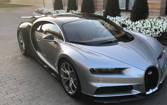 Cristiano Ronaldo en Bugatti. FOTO Instagram
