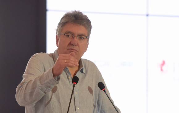 Cárdenas estudia la posibilidad de pedirle al Banco de la República que reduzca las tasas de interés hasta en 50 puntos. FORO CORTESÃA
