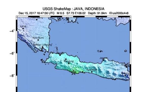 Un fuerte sismo de magnitud 6.5 sacude Indonesia Un fuerte sismo de magnitud 6.5 sacude Indonesia